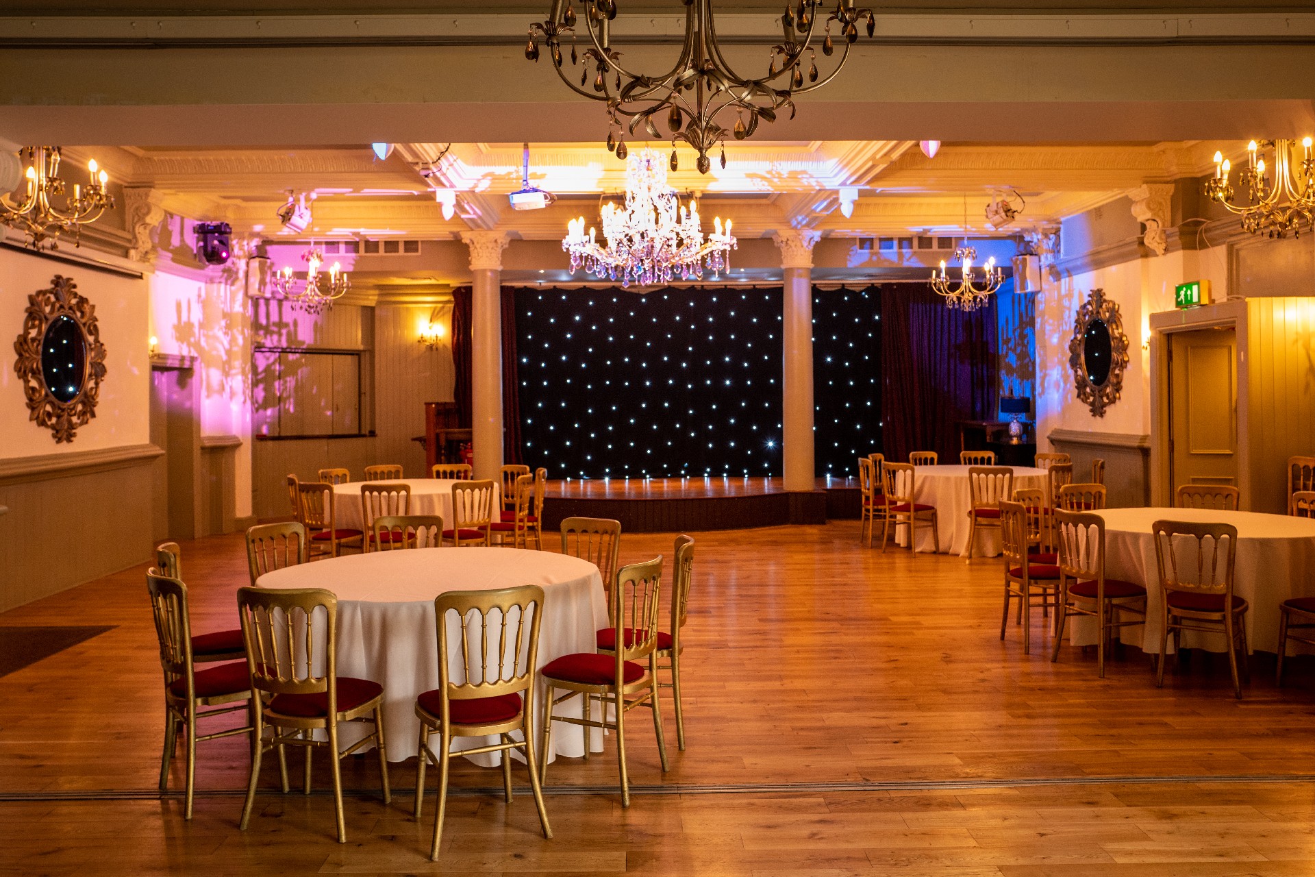 The Drayton Court Hotel Fuller #39 s Pub and Hotel in Ealing The Drayton Court Hotel Fuller #39 s Pub and Hotel in Ealing