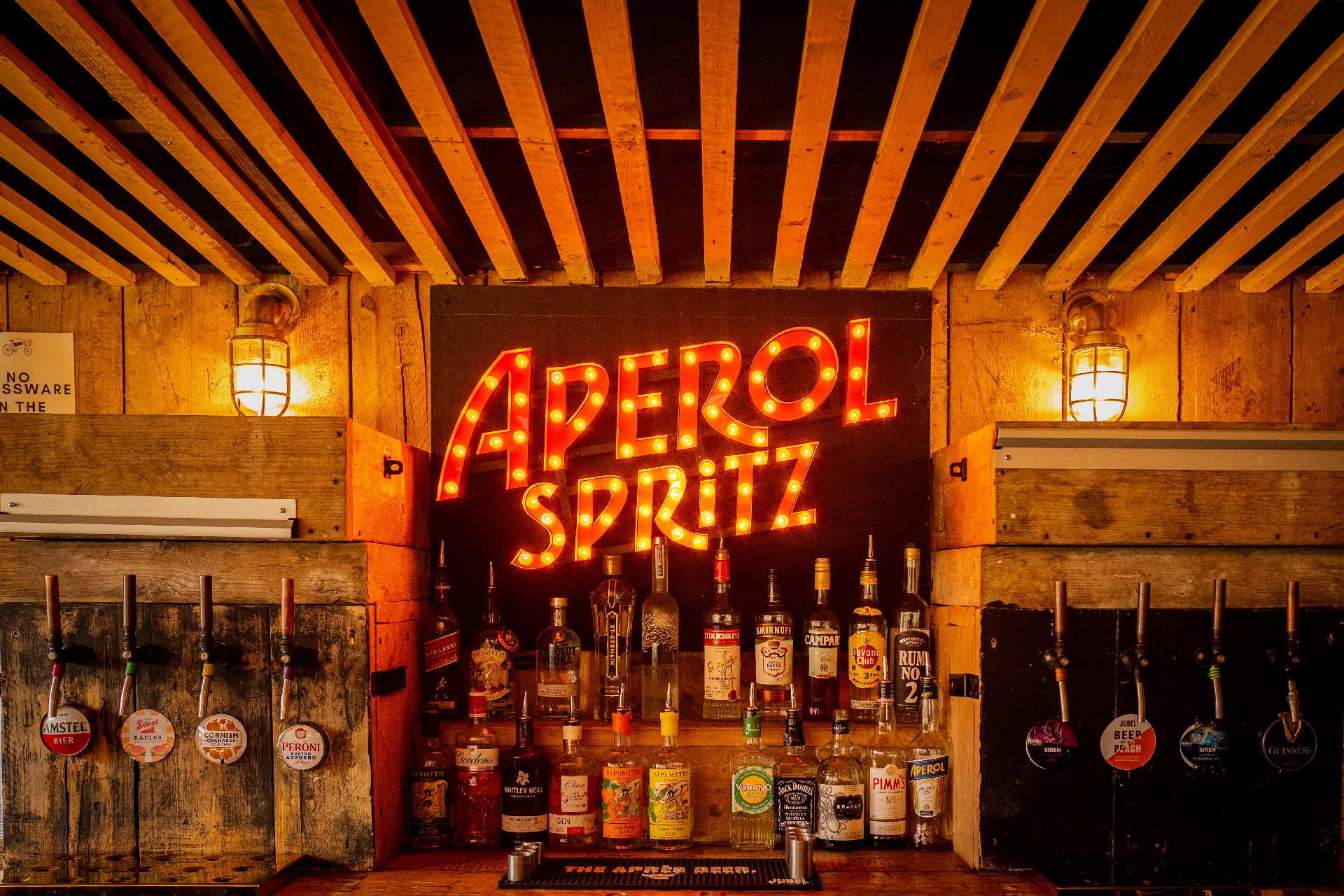 Pub Garden in Ealing Drayton Court Hotel Pub Garden in Ealing Drayton Court Hotel