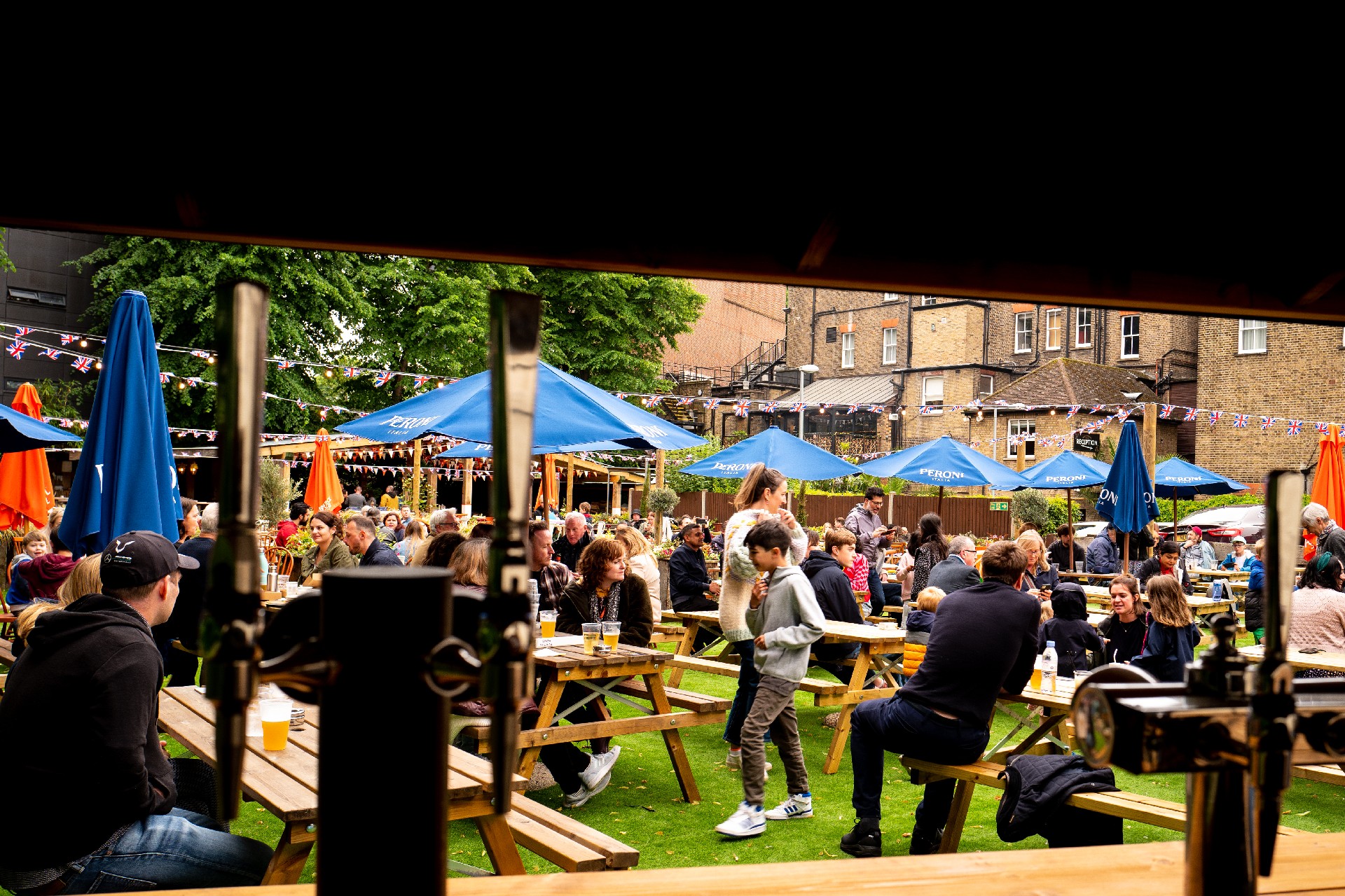 Pub Garden in Ealing Drayton Court Hotel